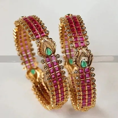 Kemp stone bangles (2)