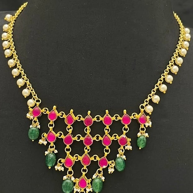 Premium pearl necklace