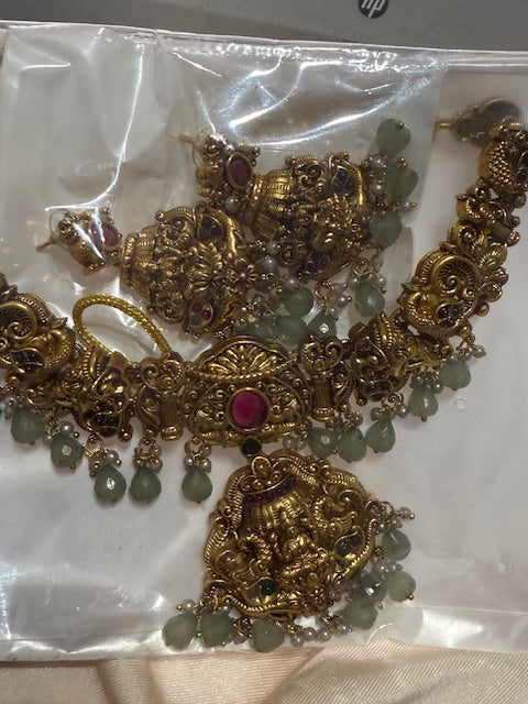 Necklace set