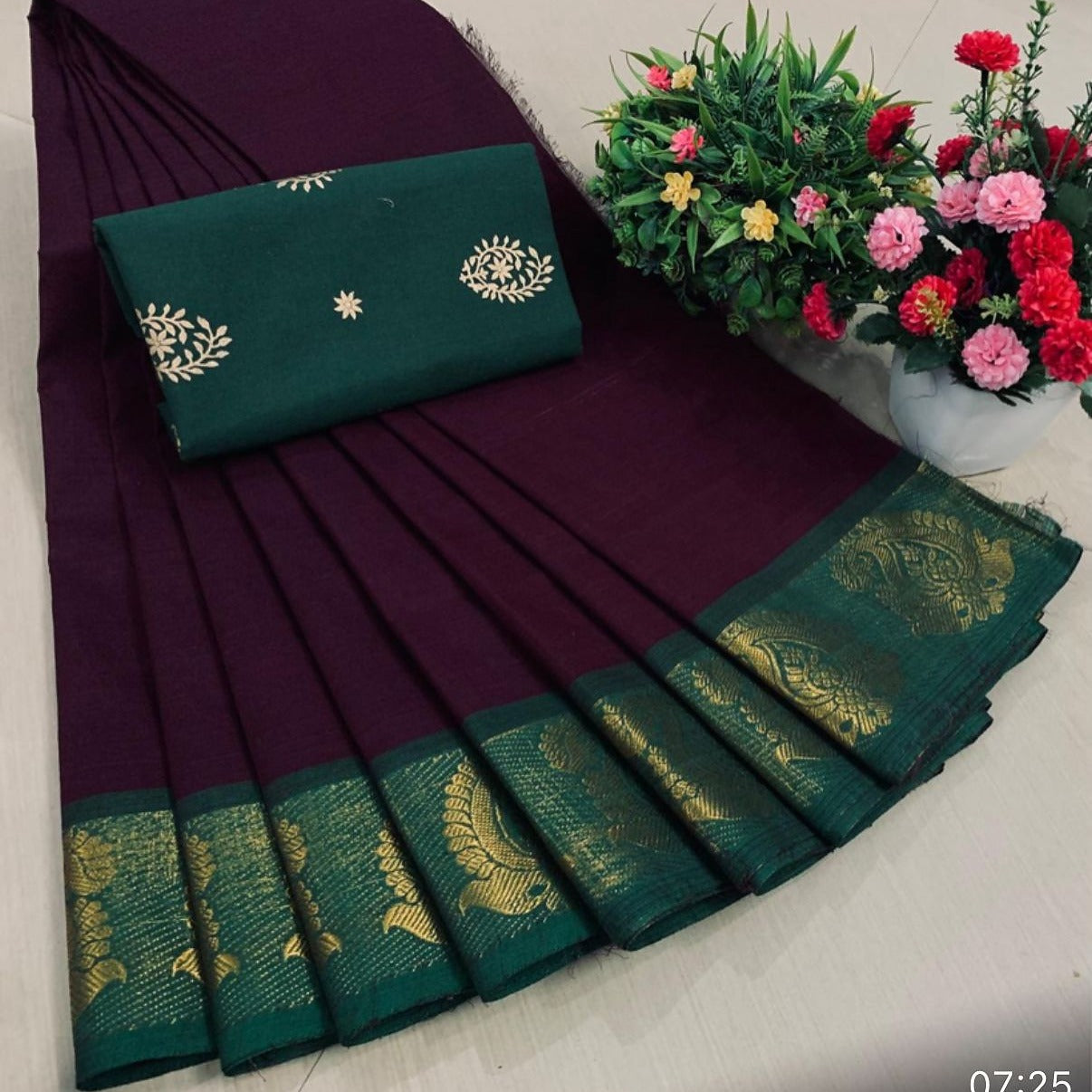Cotton saree with kalamkari blouse material