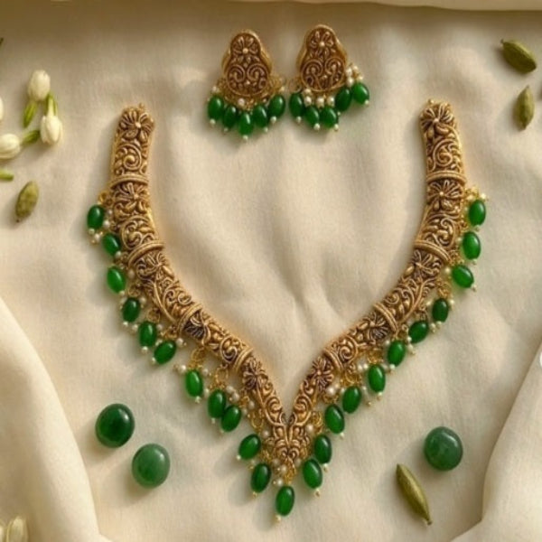 Curve Pearl Necklace