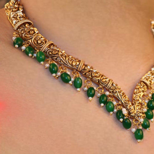 Curve Pearl Necklace