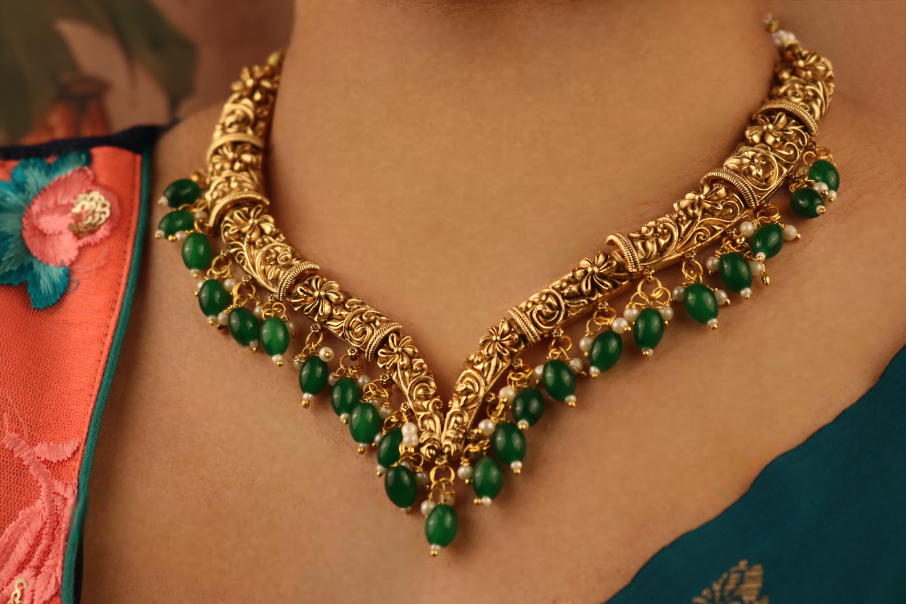 Curve Pearl Necklace