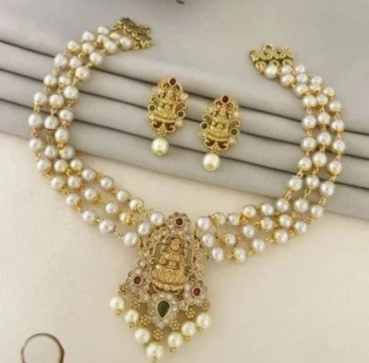 Green Stone Choker