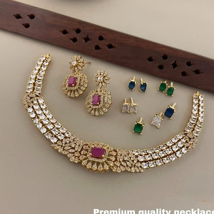 Colour changable necklace
